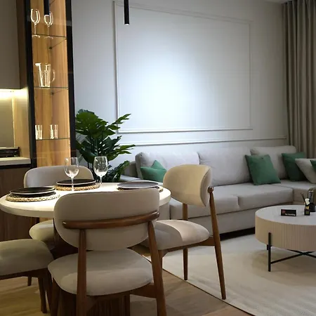 Eas Cozy Luxury Near Center Daire