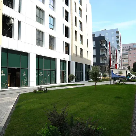 Eas Cozy Luxury Near Center Daire
