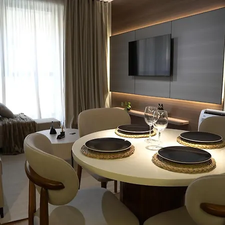 Eas Cozy Luxury Near Center Daire